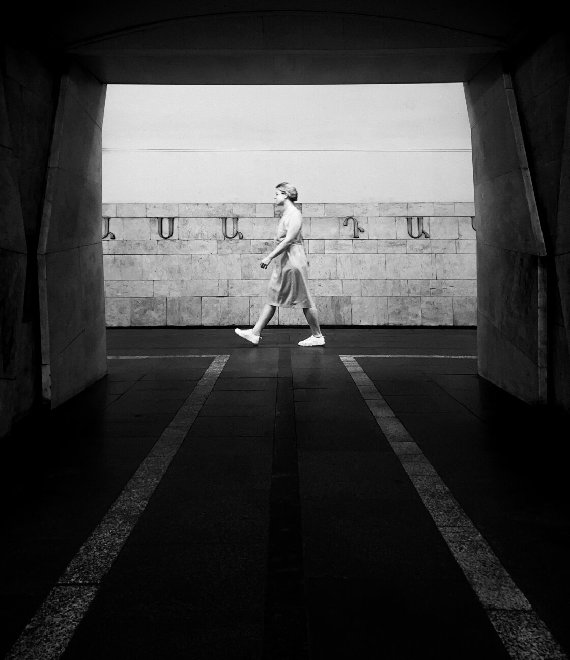 black and white street photography with iPhone no script