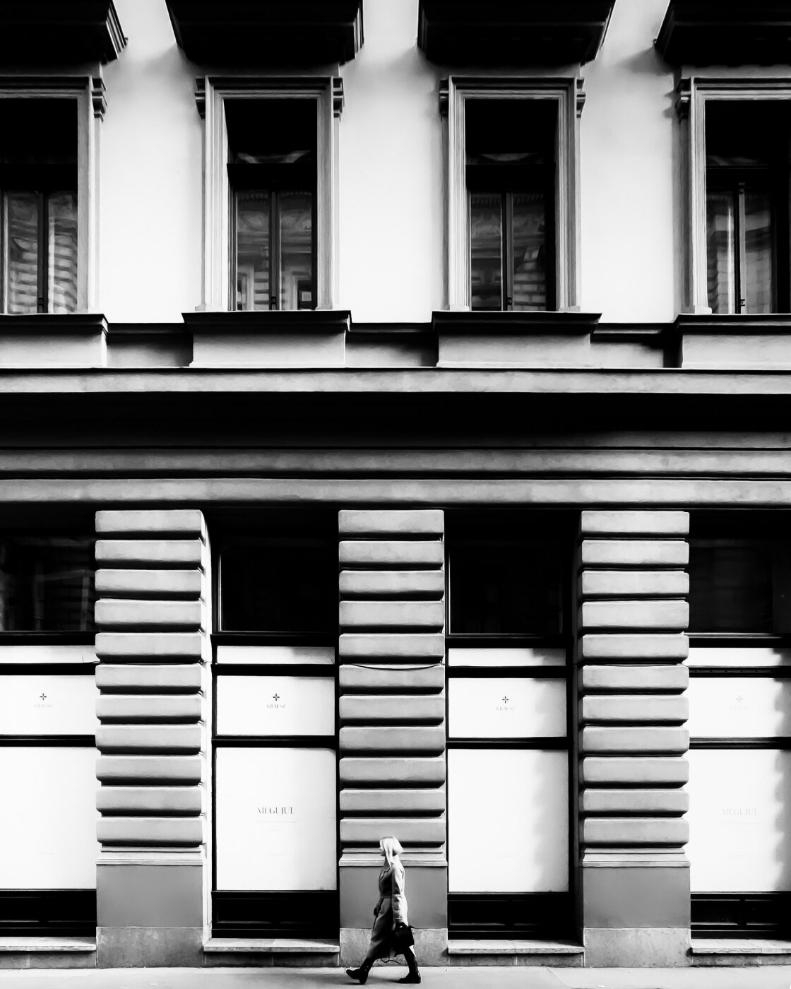 black and white street photography with iPhone no script