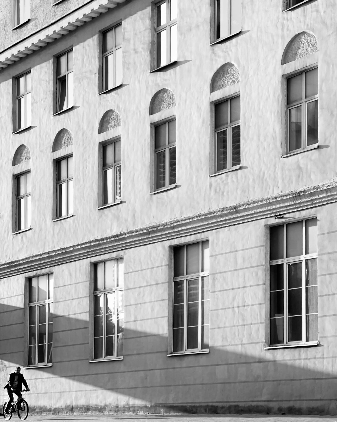 black and white street photography with iPhone no script