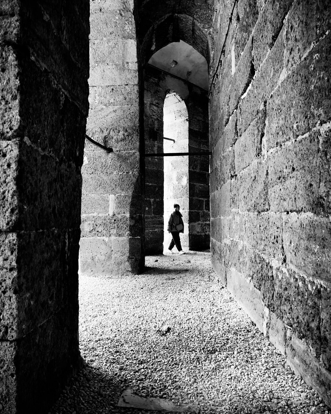 black and white street photography with iPhone no script