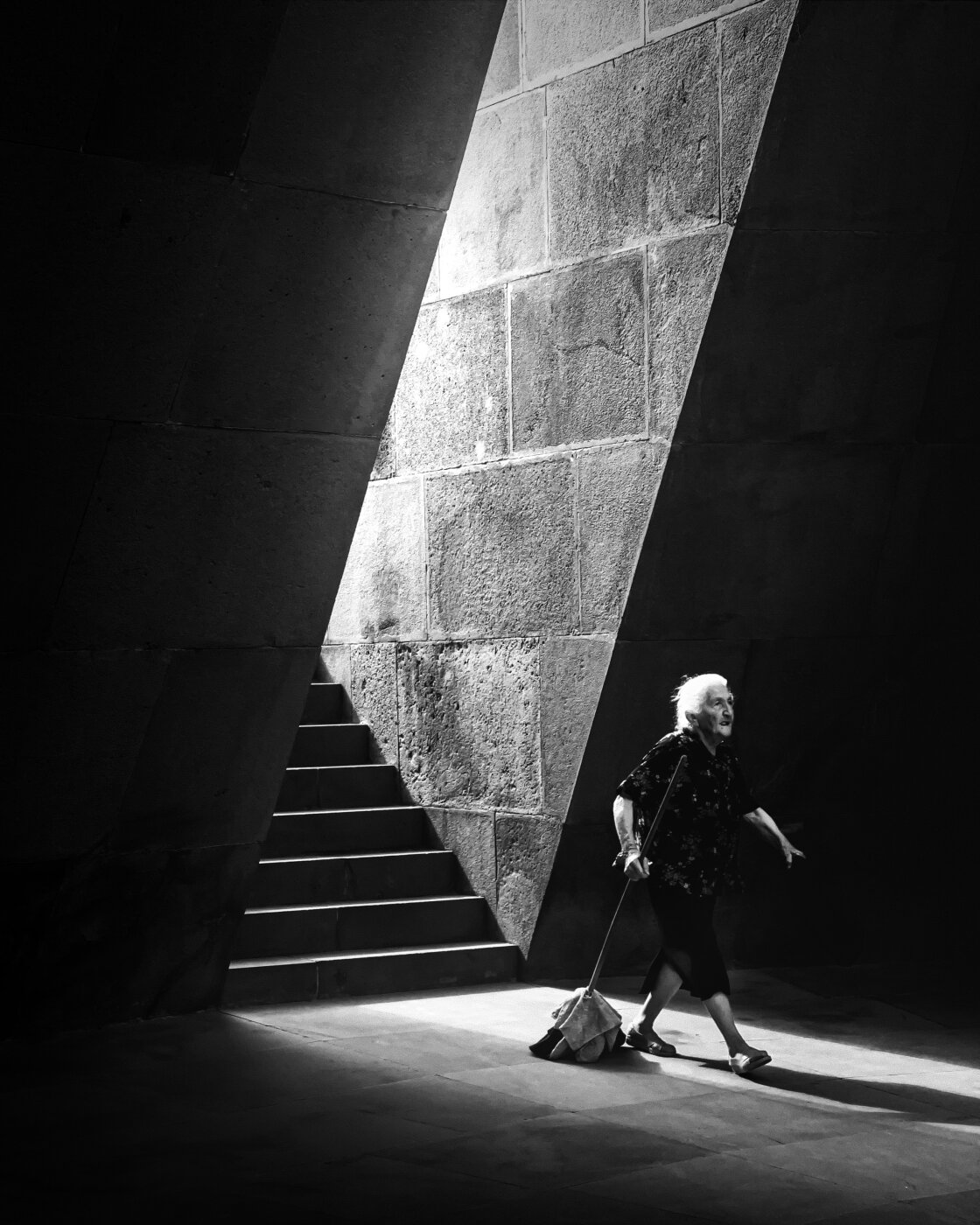 black and white street photography with iPhone no script