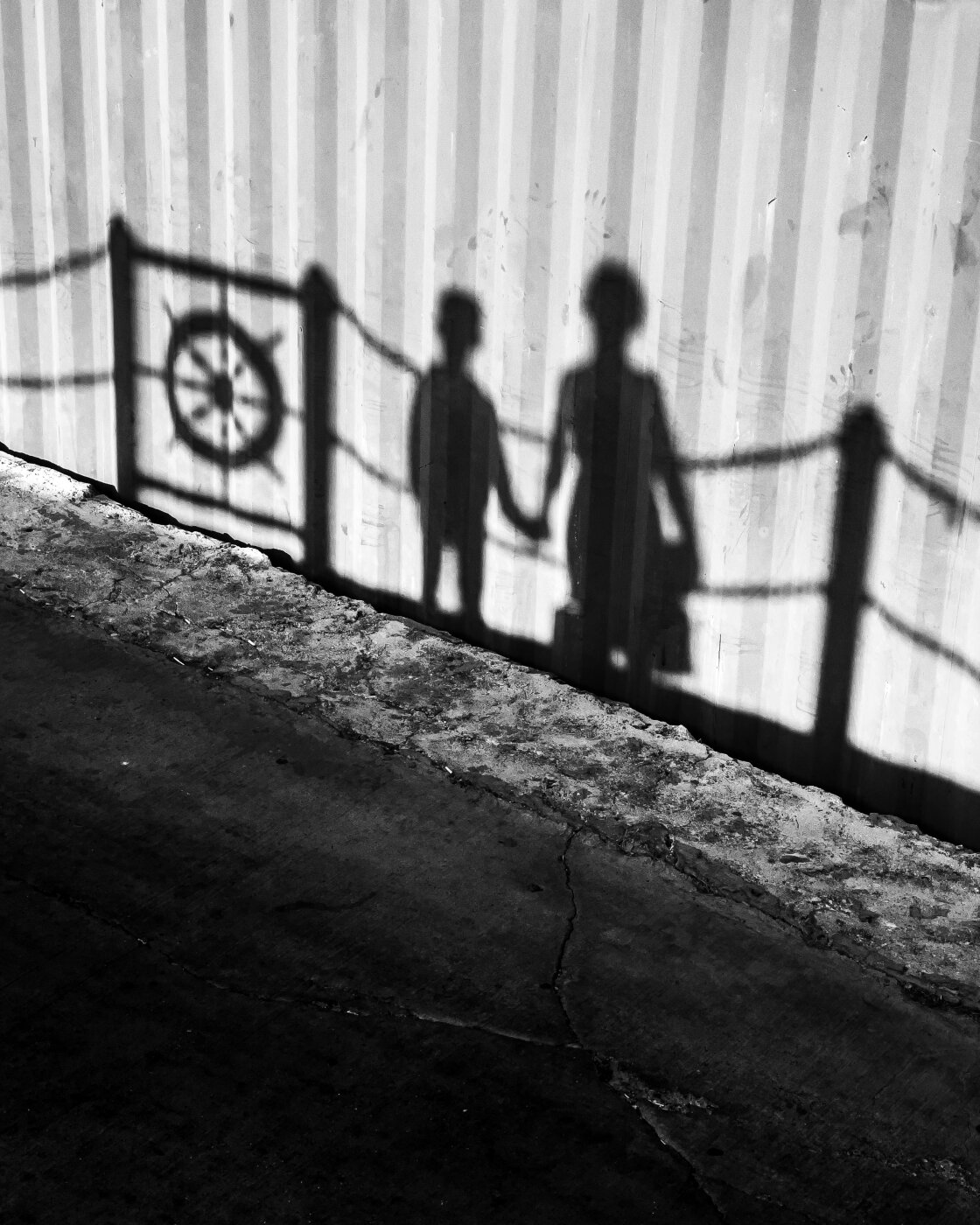 black and white street photography with iPhone no script